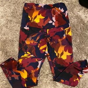 Elevate maternity leggings